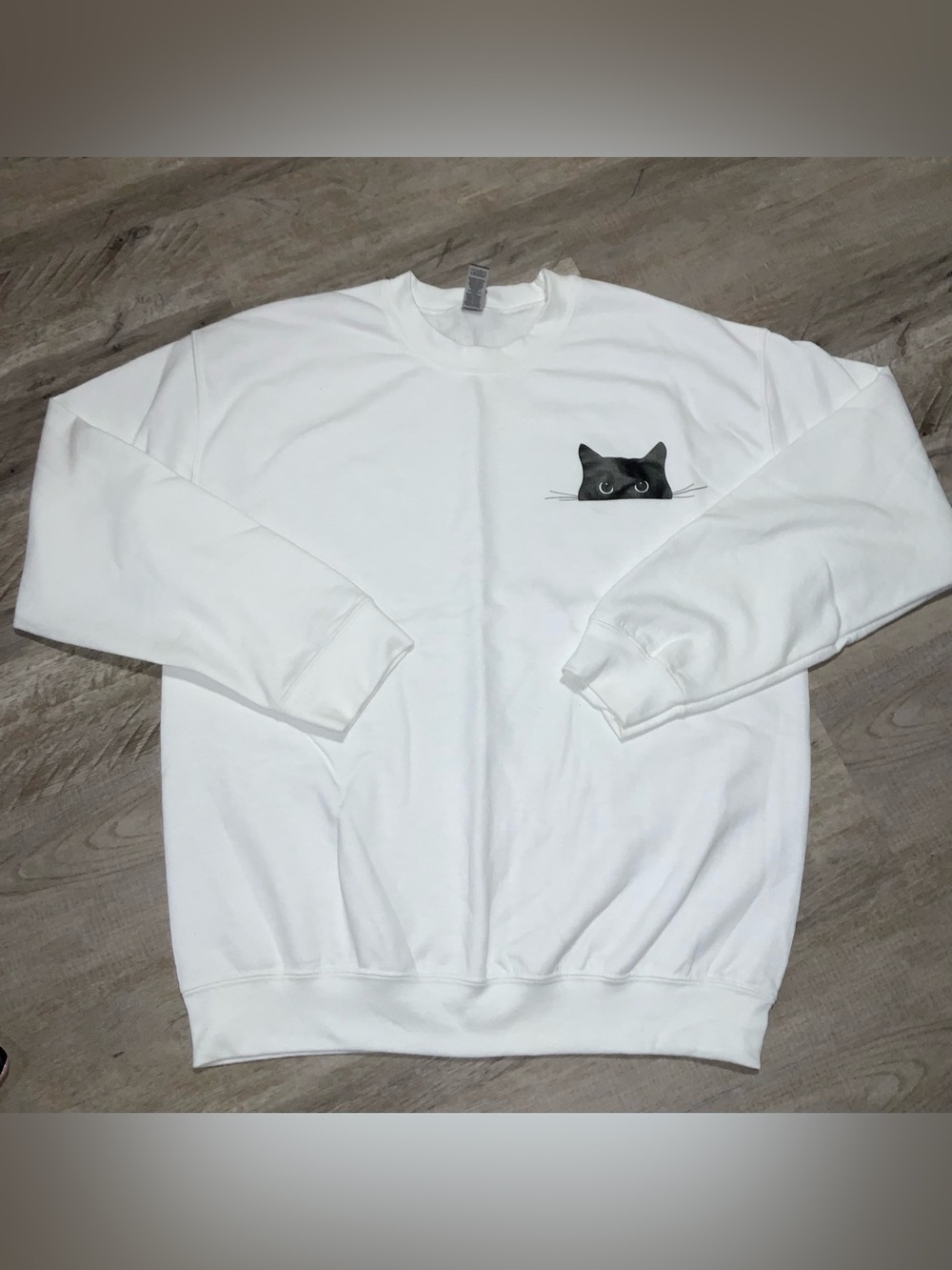 (Bin 36) Gildan, White Crewneck Sweatshirt with Black Cat Pocket Graphic, Size L